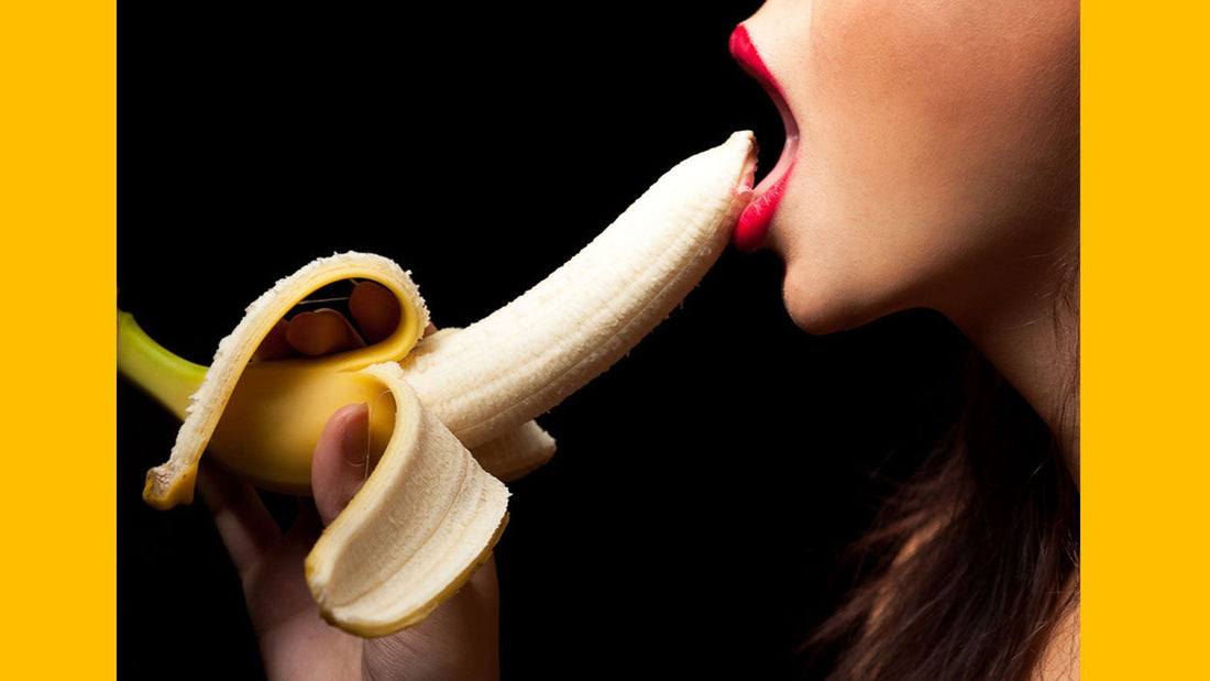 SISU COUTURE WOMAN GIVING BLOWHJOB BANANA